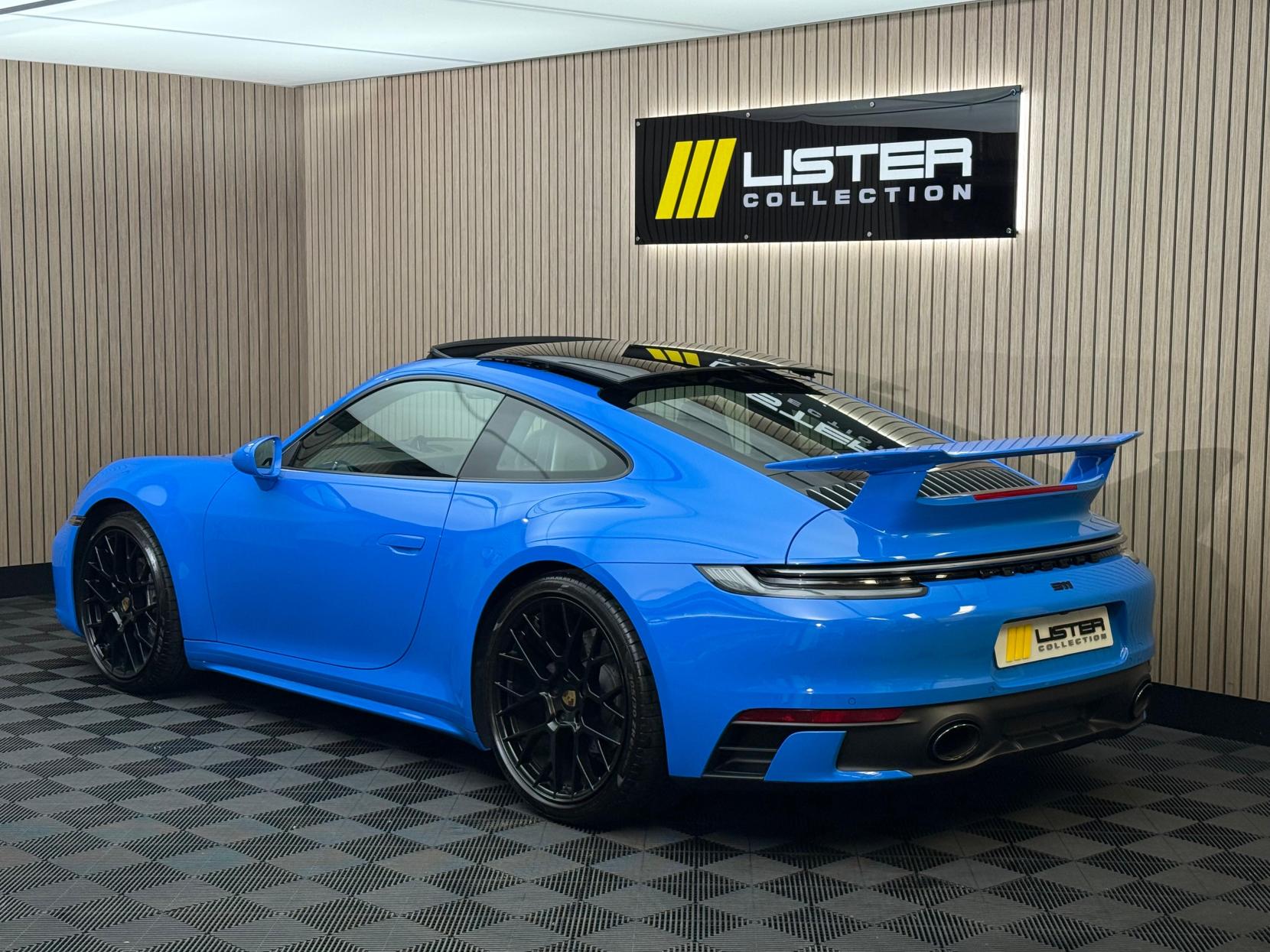 Porsche 911 3.0T 992 Carrera Coupe 2dr Petrol PDK Euro 6 (s/s) (385 ps)