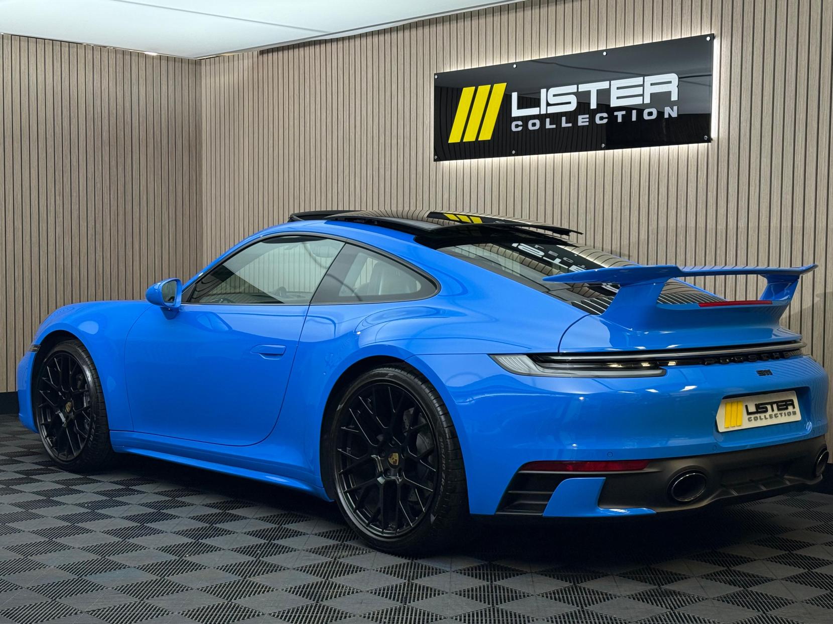 Porsche 911 3.0T 992 Carrera Coupe 2dr Petrol PDK Euro 6 (s/s) (385 ps)