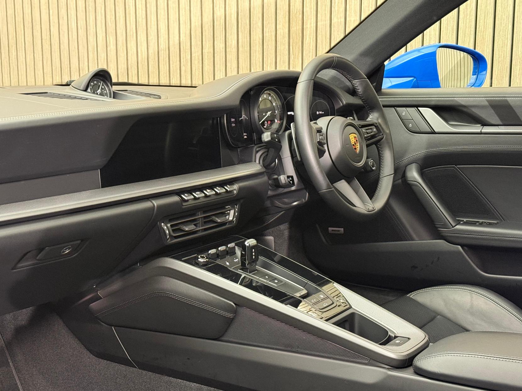 Porsche 911 3.0T 992 Carrera Coupe 2dr Petrol PDK Euro 6 (s/s) (385 ps)