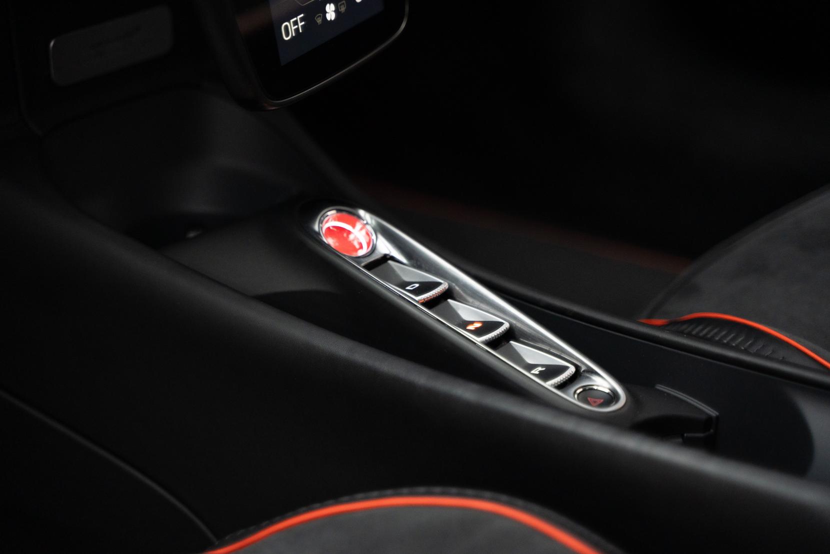 MCLAREN ARTURA 3.0T V6 7.4kWh Coupe 2dr Petrol Plug-in Hybrid SSG Euro 6 (s/s) (680 ps) LOW RATE FINANCE +12 MONTH WARRANTY