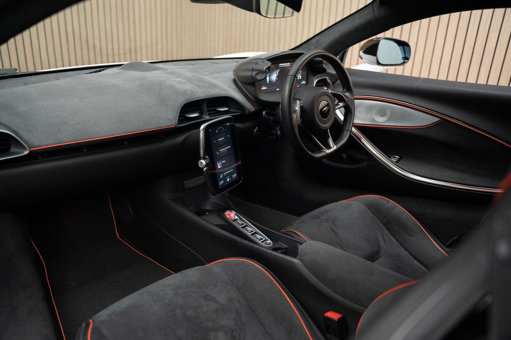 MCLAREN ARTURA 3.0T V6 7.4kWh Coupe 2dr Petrol Plug-in Hybrid SSG Euro 6 (s/s) (680 ps) LOW RATE FINANCE +12 MONTH WARRANTY