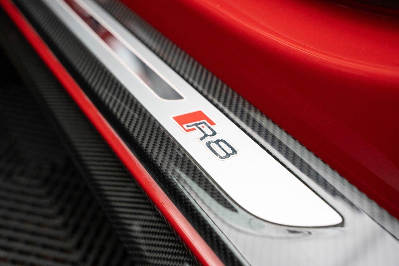 Audi R8 5.2 FSI V10 Performance Carbon Black Spyder 2dr Petrol S Tronic quattro Euro 6 (s/s) (620 ps) LOW RATE FINANCE +12 MONTH WARRANTY