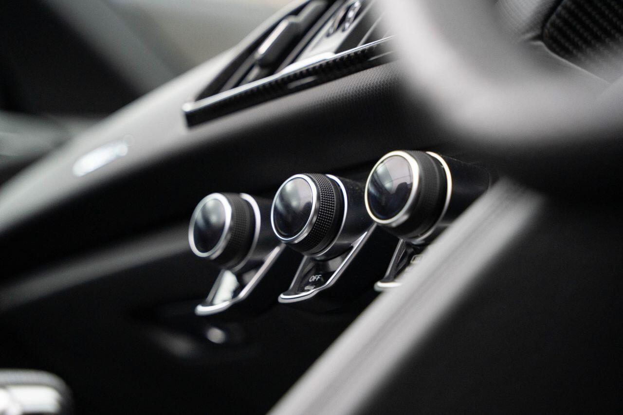 Audi R8 5.2 FSI V10 Performance Carbon Black Spyder 2dr Petrol S Tronic quattro Euro 6 (s/s) (620 ps) LOW RATE FINANCE +12 MONTH WARRANTY