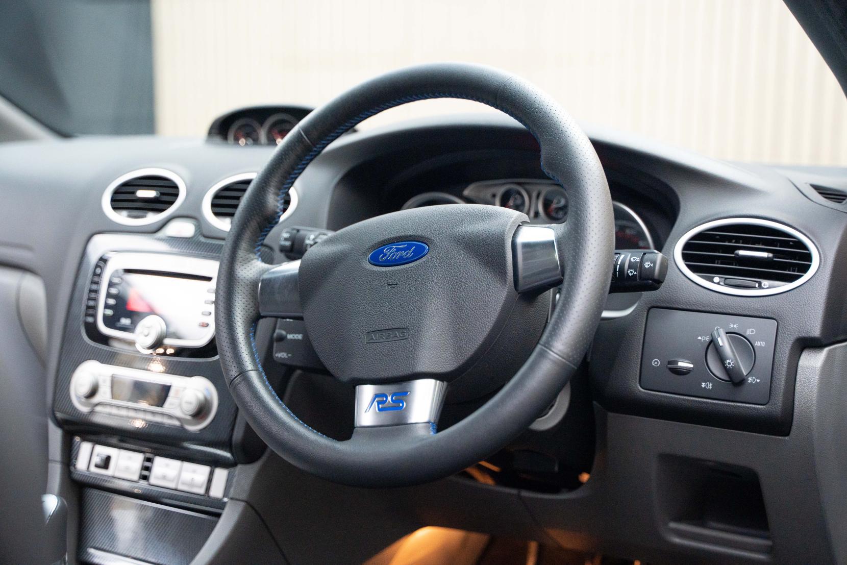 Ford Focus 2.5 RS Hatchback 3dr Petrol Manual (225 g/km, 301 bhp)