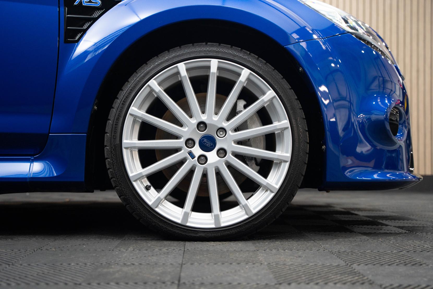 Ford Focus 2.5 RS Hatchback 3dr Petrol Manual (225 g/km, 301 bhp)