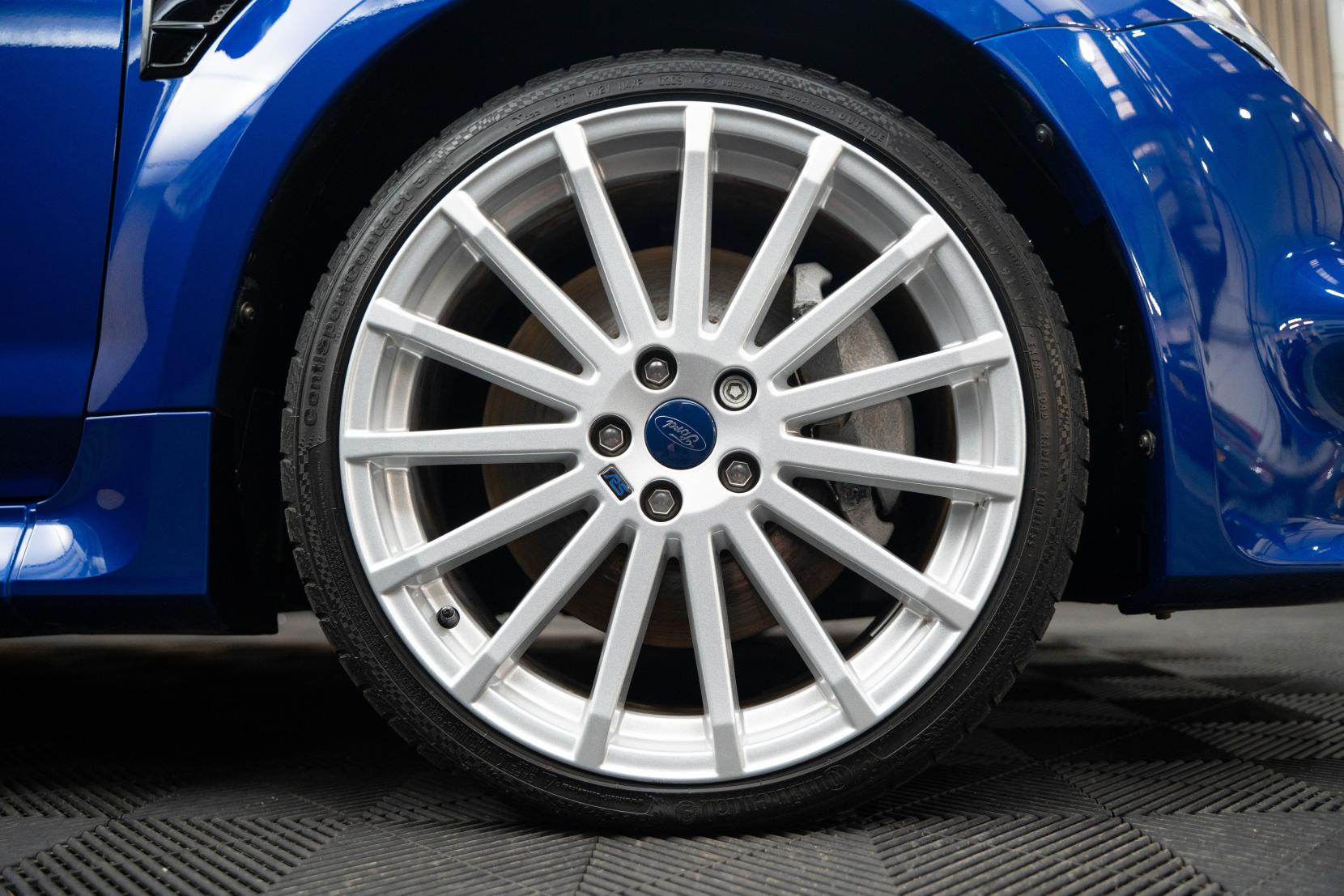 Ford Focus 2.5 RS Hatchback 3dr Petrol Manual (225 g/km, 301 bhp)