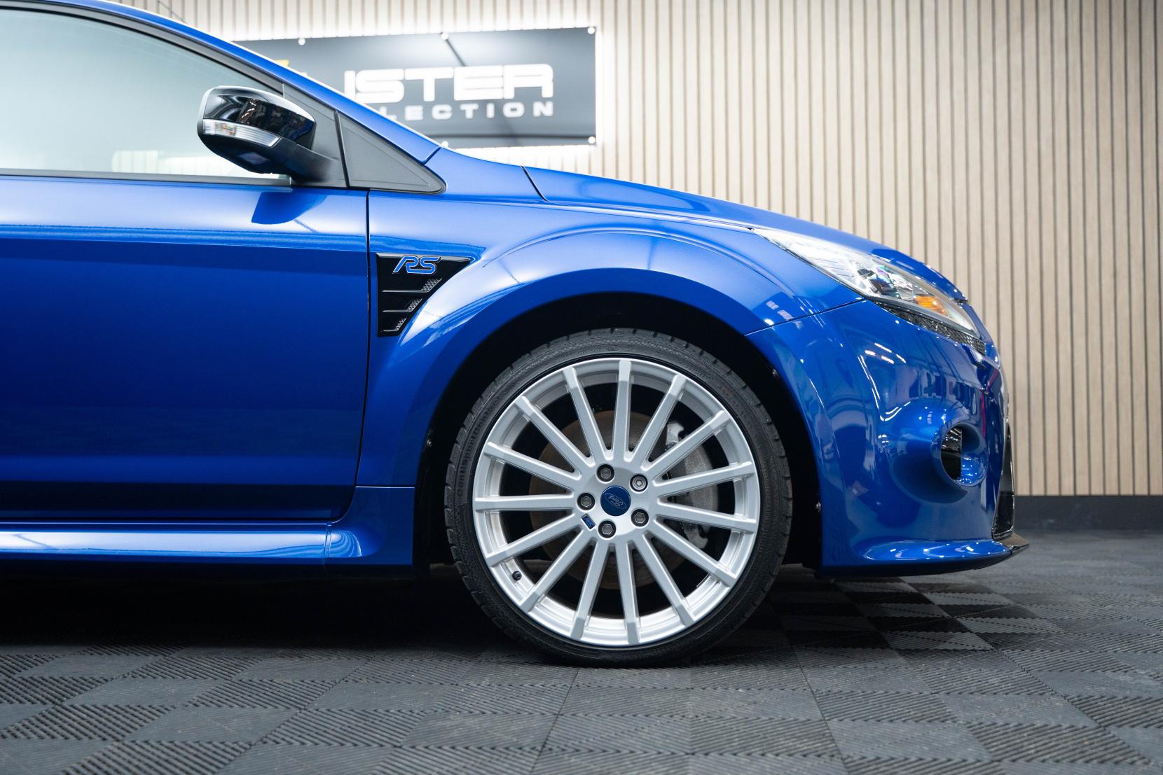 Ford Focus 2.5 RS Hatchback 3dr Petrol Manual (225 g/km, 301 bhp)