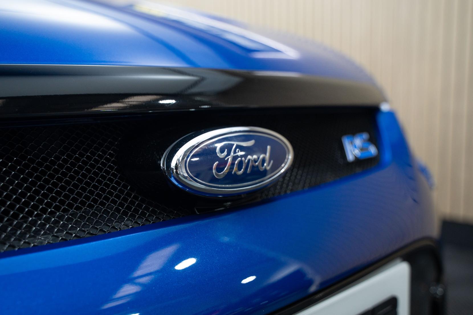 Ford Focus 2.5 RS Hatchback 3dr Petrol Manual (225 g/km, 301 bhp)