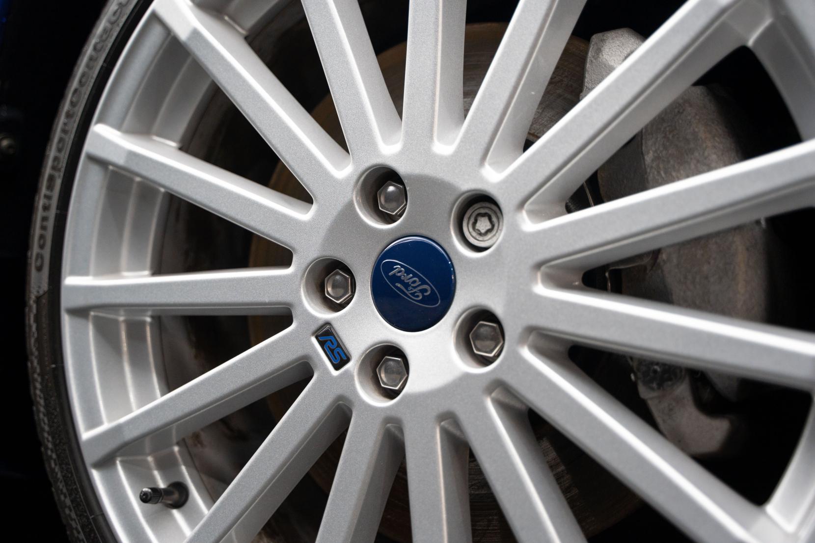 Ford Focus 2.5 RS Hatchback 3dr Petrol Manual (225 g/km, 301 bhp)