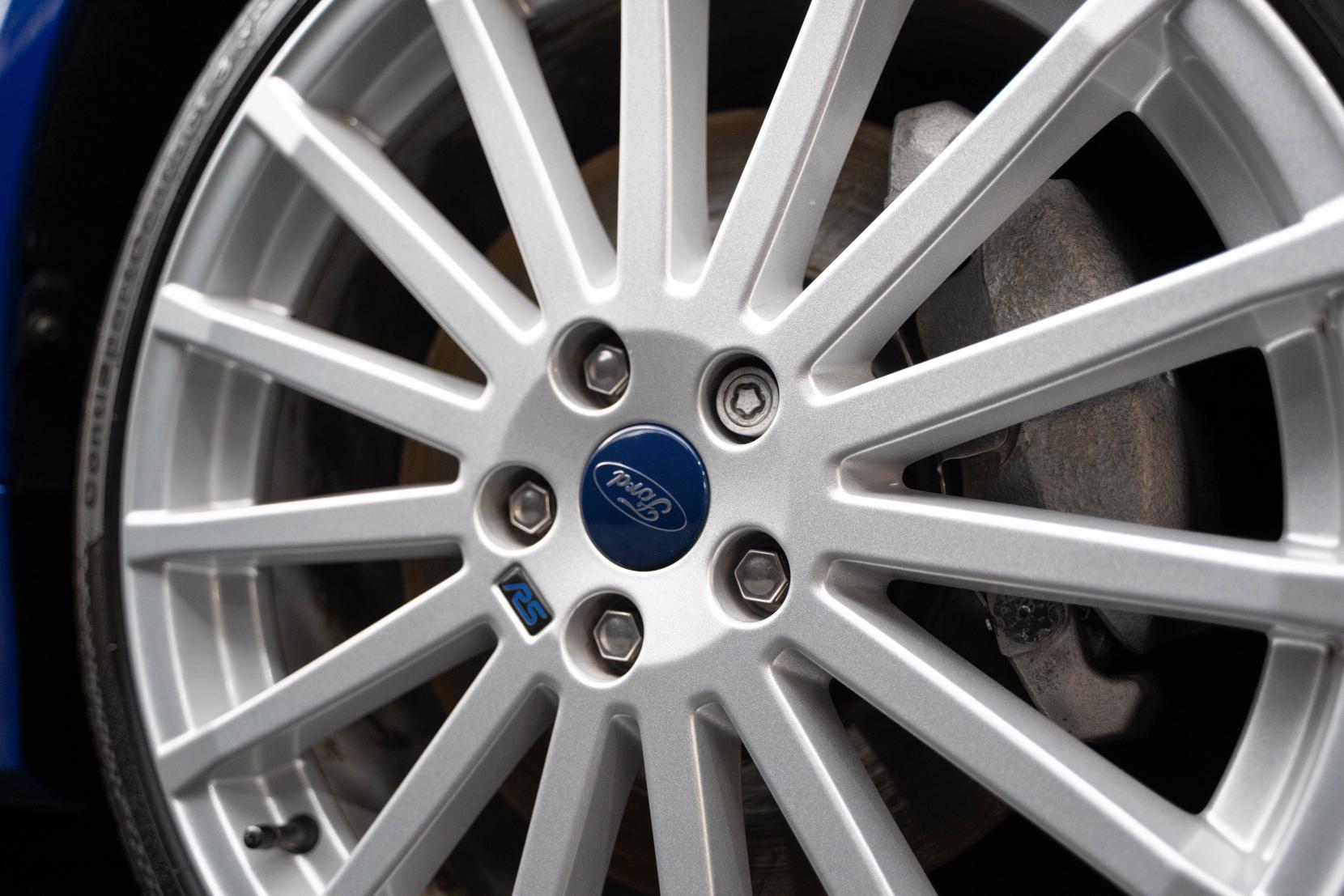 Ford Focus 2.5 RS Hatchback 3dr Petrol Manual (225 g/km, 301 bhp)