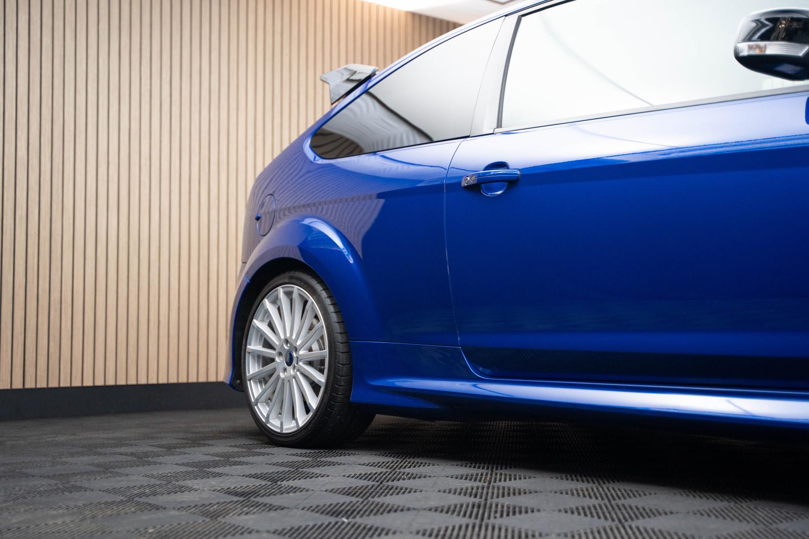 Ford Focus 2.5 RS Hatchback 3dr Petrol Manual (225 g/km, 301 bhp)