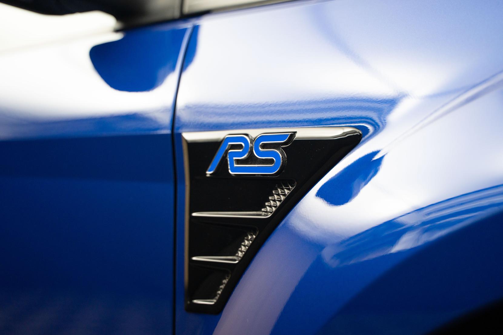 Ford Focus 2.5 RS Hatchback 3dr Petrol Manual (225 g/km, 301 bhp)