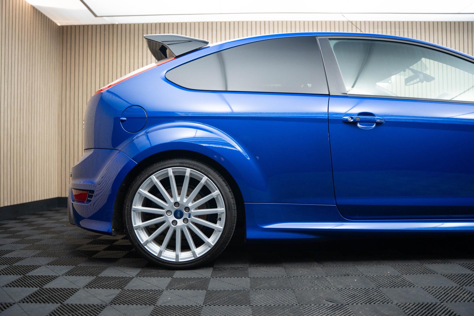 Ford Focus 2.5 RS Hatchback 3dr Petrol Manual (225 g/km, 301 bhp)