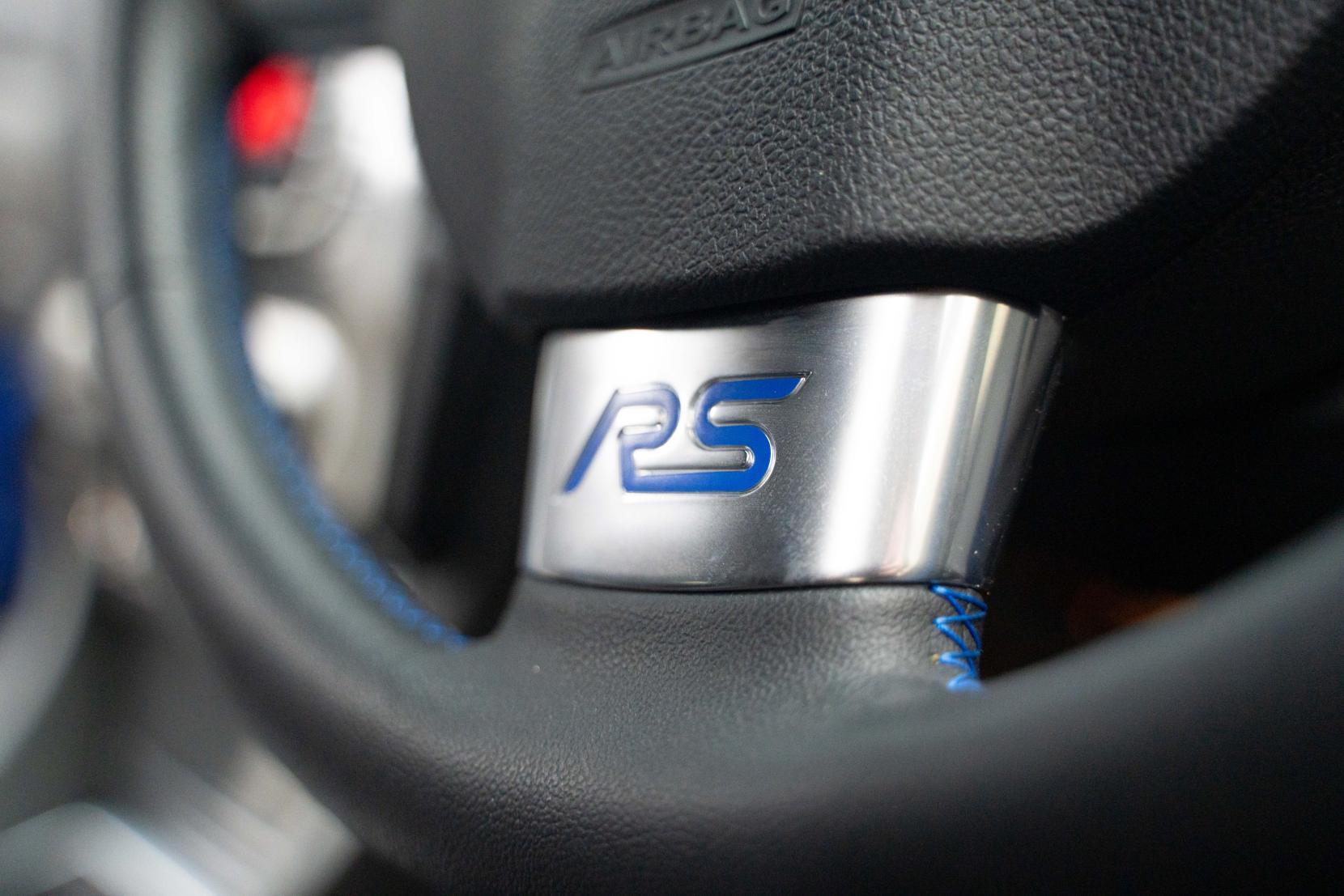 Ford Focus 2.5 RS Hatchback 3dr Petrol Manual (225 g/km, 301 bhp)