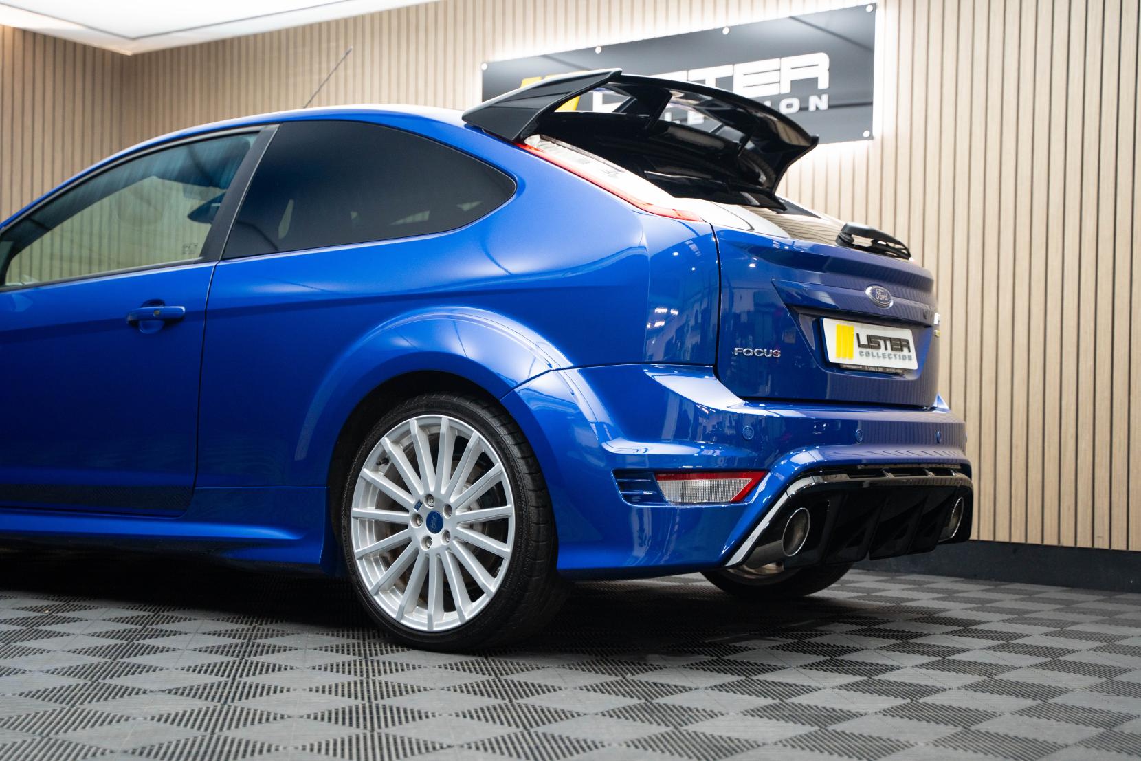 Ford Focus 2.5 RS Hatchback 3dr Petrol Manual (225 g/km, 301 bhp)