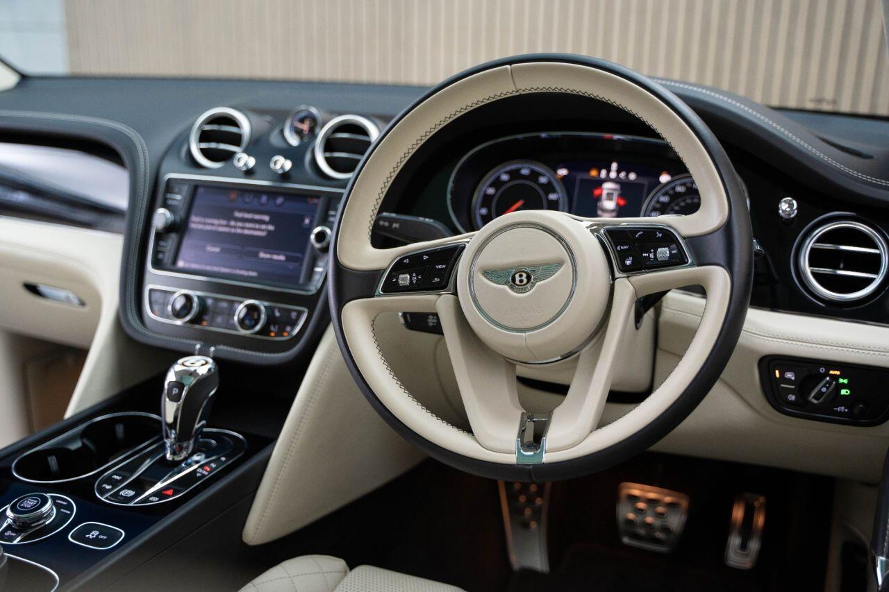 Bentley BENTAYGA 4.0 V8 SUV 5dr Petrol Auto 4WD Euro 6 (s/s) (550 ps)