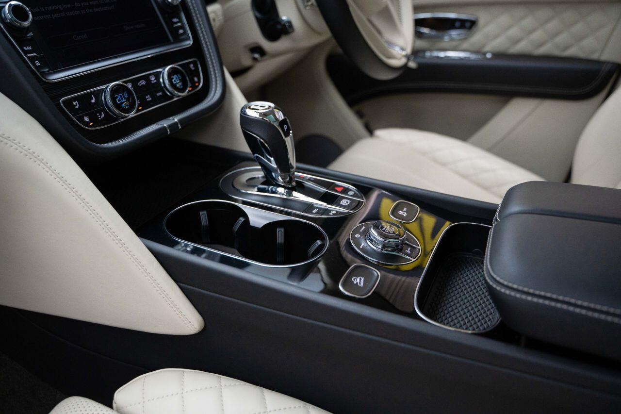 Bentley BENTAYGA 4.0 V8 SUV 5dr Petrol Auto 4WD Euro 6 (s/s) (550 ps)