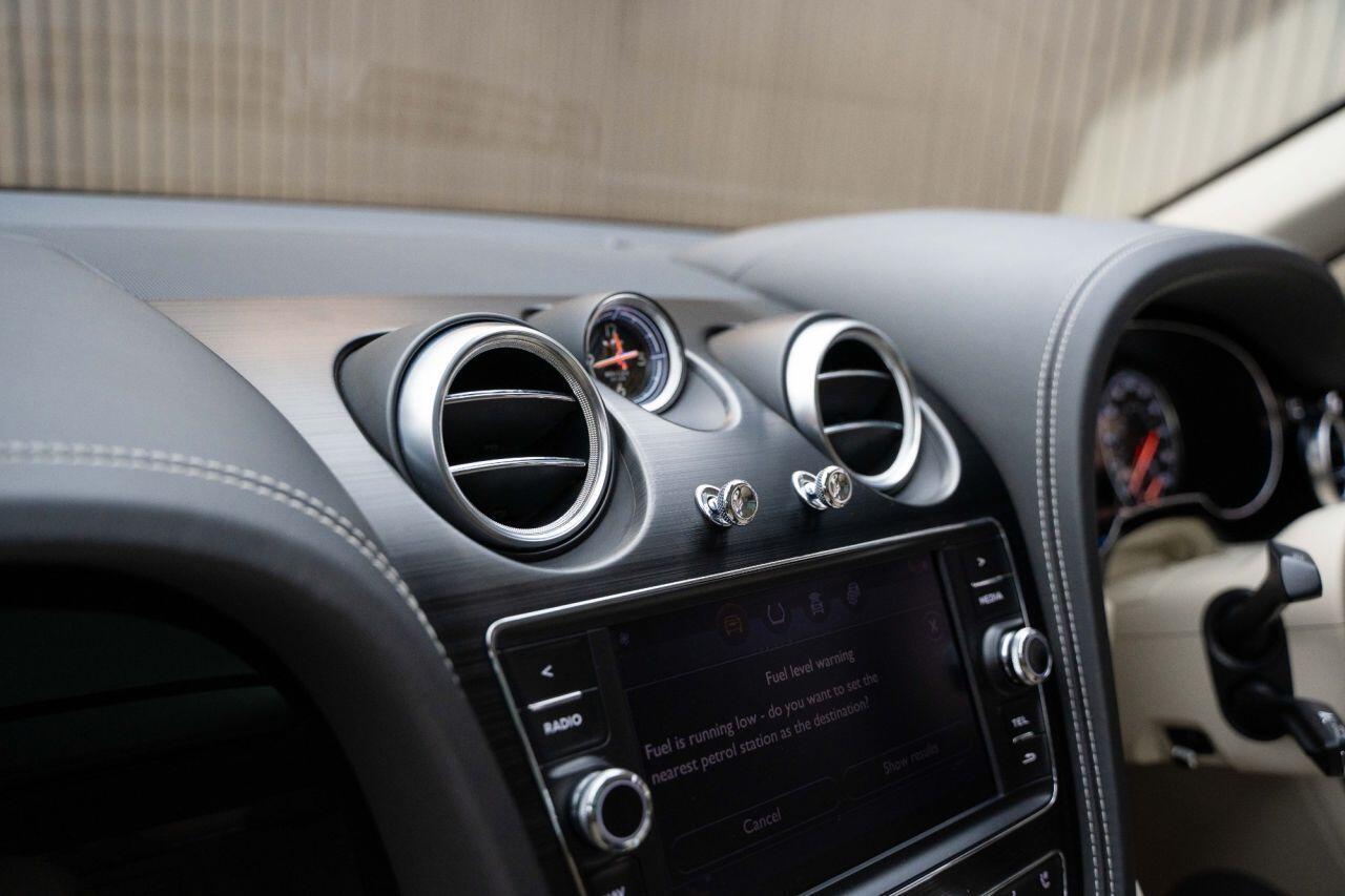 Bentley BENTAYGA 4.0 V8 SUV 5dr Petrol Auto 4WD Euro 6 (s/s) (550 ps)