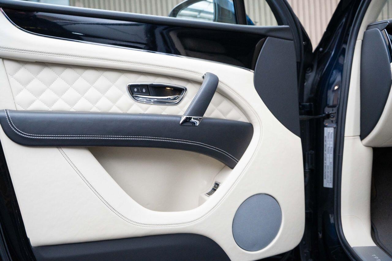 Bentley BENTAYGA 4.0 V8 SUV 5dr Petrol Auto 4WD Euro 6 (s/s) (550 ps)