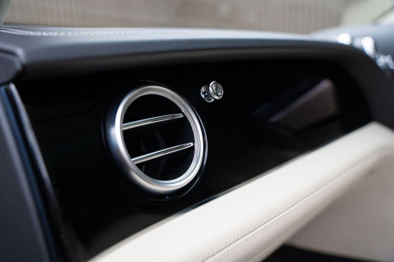 Bentley BENTAYGA 4.0 V8 SUV 5dr Petrol Auto 4WD Euro 6 (s/s) (550 ps)