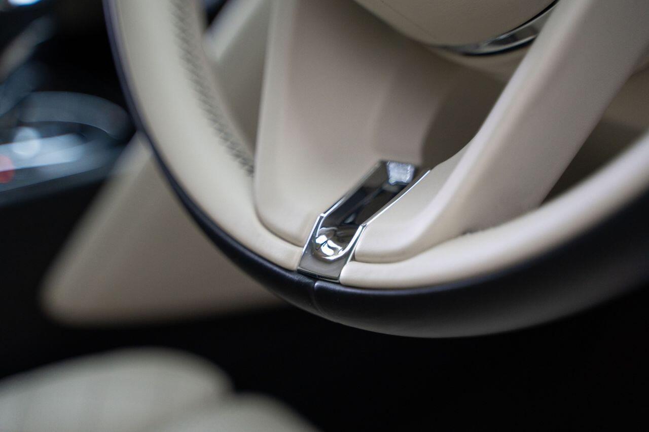 Bentley BENTAYGA 4.0 V8 SUV 5dr Petrol Auto 4WD Euro 6 (s/s) (550 ps)