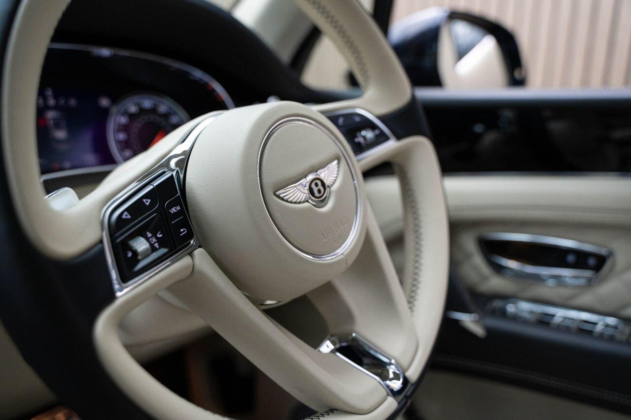 Bentley BENTAYGA 4.0 V8 SUV 5dr Petrol Auto 4WD Euro 6 (s/s) (550 ps)