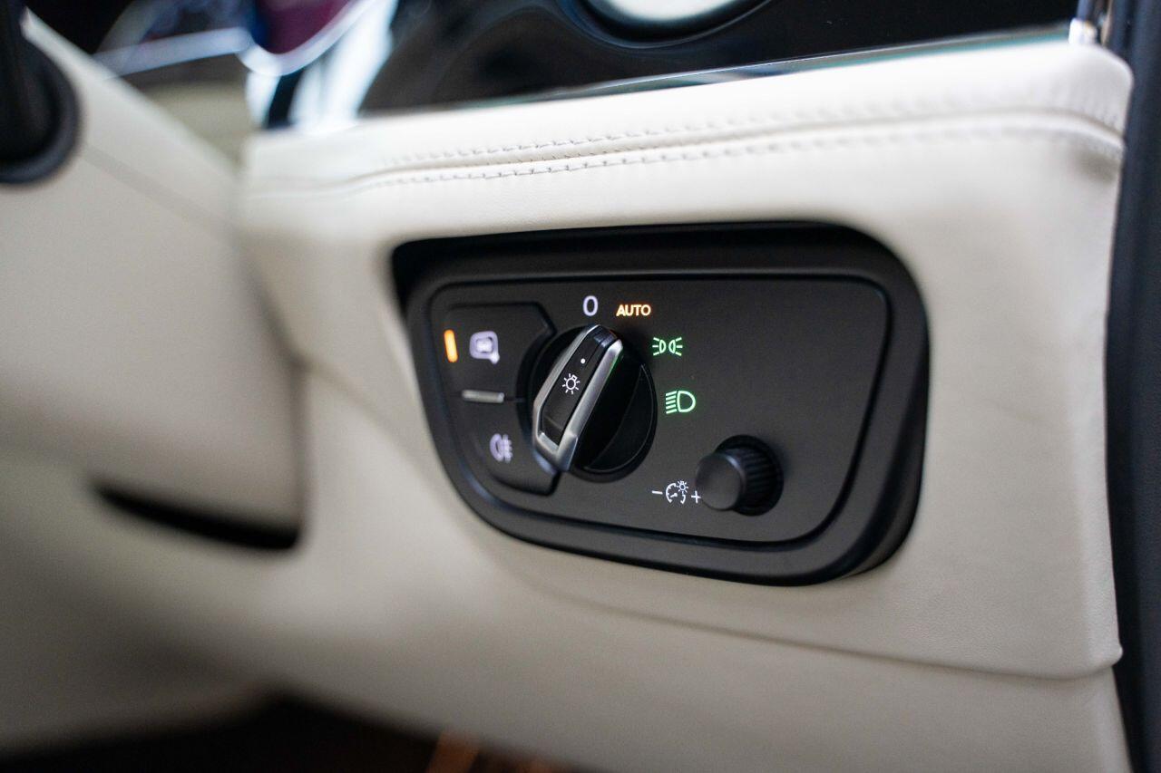 Bentley BENTAYGA 4.0 V8 SUV 5dr Petrol Auto 4WD Euro 6 (s/s) (550 ps)