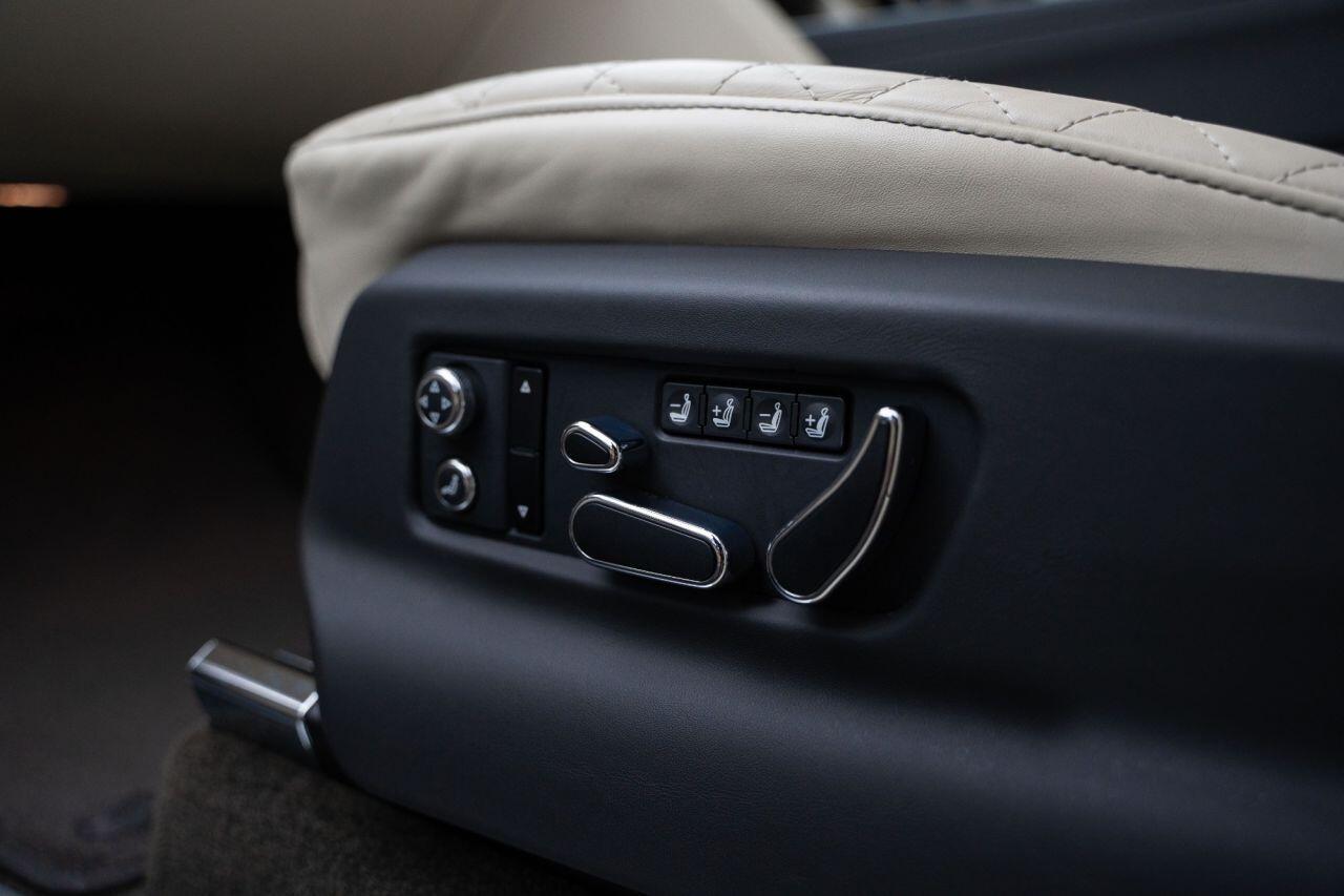 Bentley BENTAYGA 4.0 V8 SUV 5dr Petrol Auto 4WD Euro 6 (s/s) (550 ps)