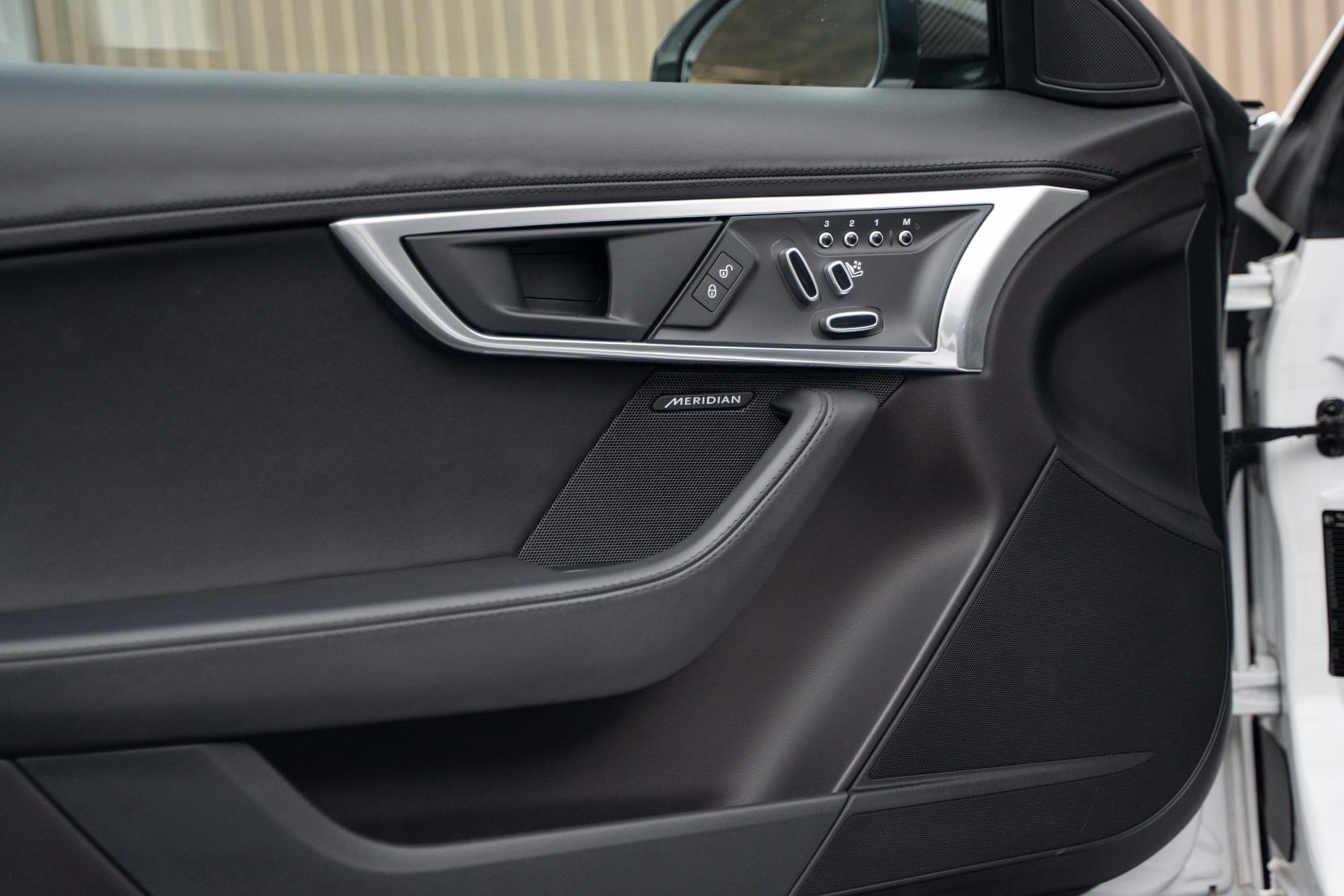 Jaguar F-Type 5.0 V8 R Convertible 2dr Petrol Auto AWD Euro 6 (s/s) (550 ps)