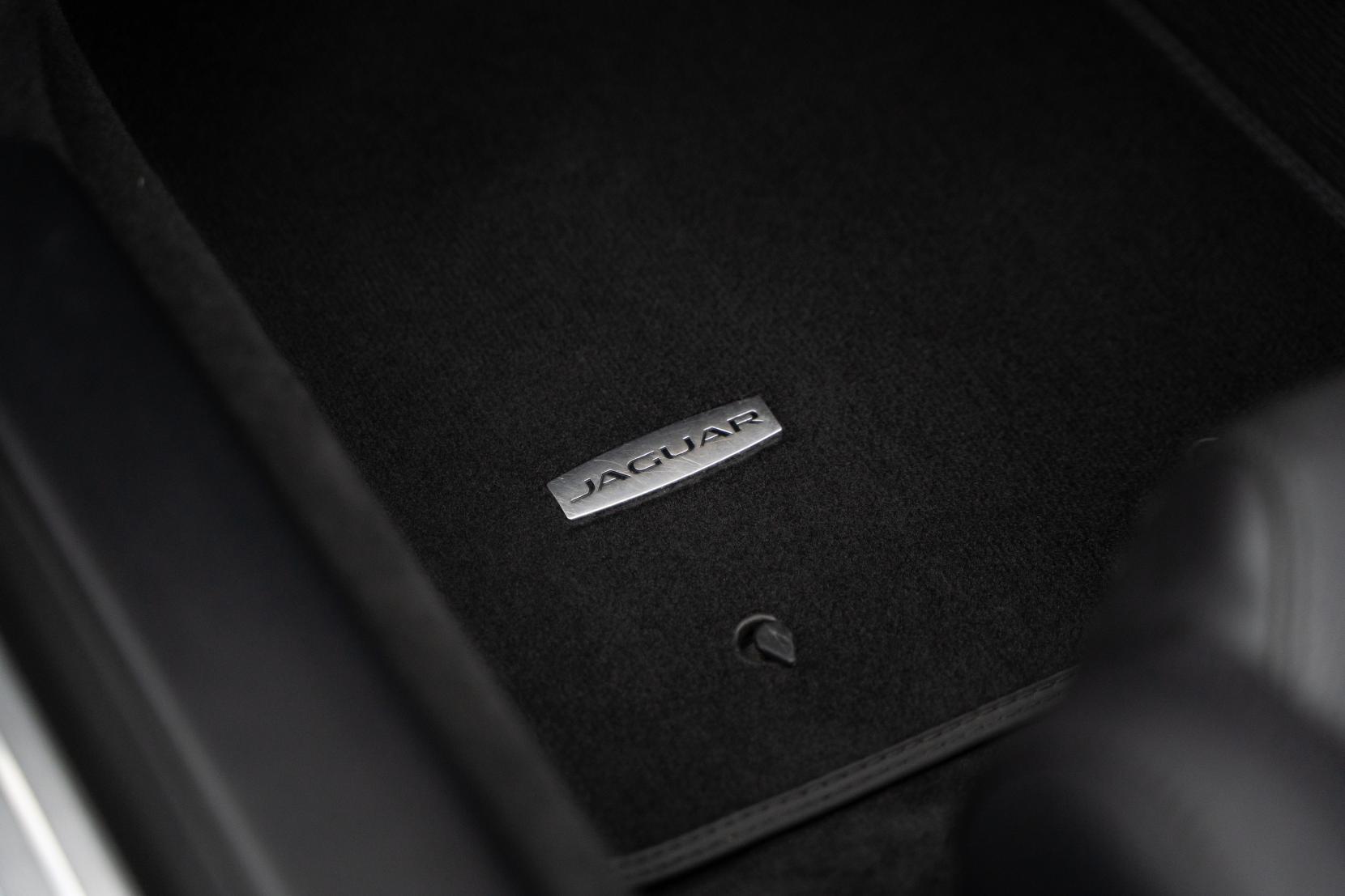 Jaguar F-Type 5.0 V8 R Convertible 2dr Petrol Auto AWD Euro 6 (s/s) (550 ps)