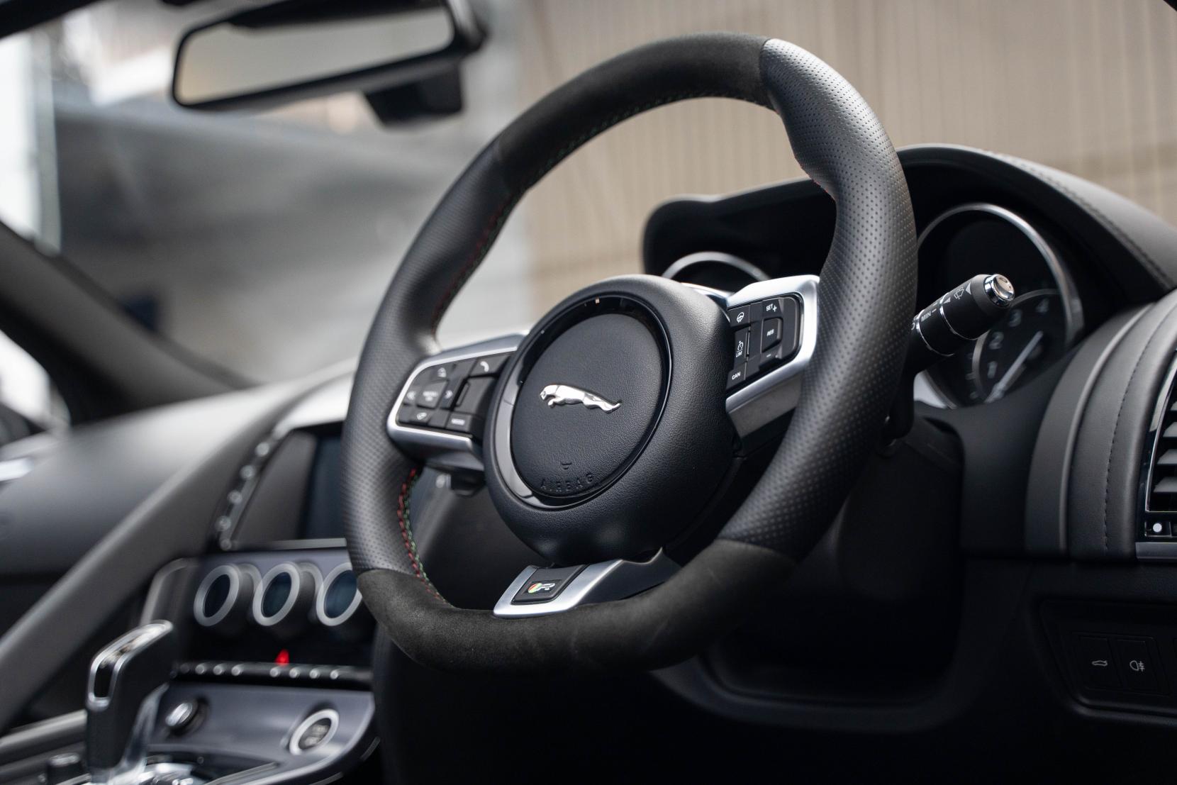 Jaguar F-Type 5.0 V8 R Convertible 2dr Petrol Auto AWD Euro 6 (s/s) (550 ps)