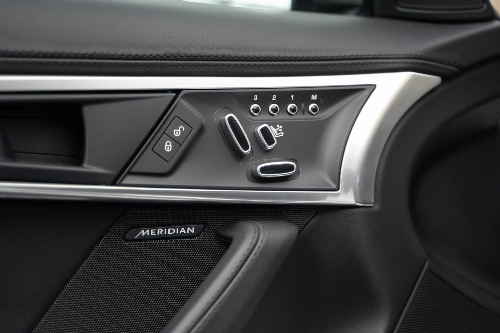 Jaguar F-Type 5.0 V8 R Convertible 2dr Petrol Auto AWD Euro 6 (s/s) (550 ps)