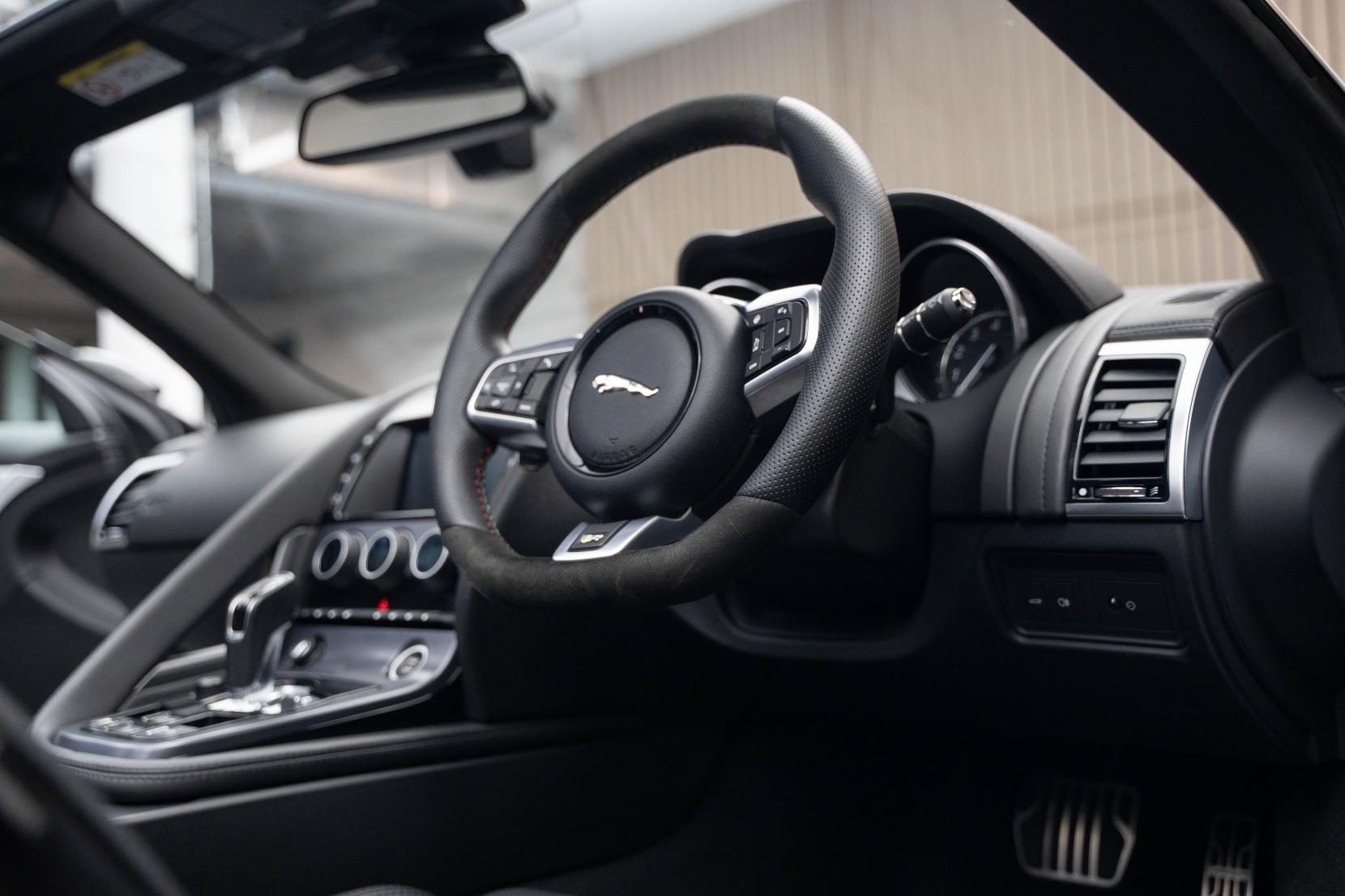 Jaguar F-Type 5.0 V8 R Convertible 2dr Petrol Auto AWD Euro 6 (s/s) (550 ps)